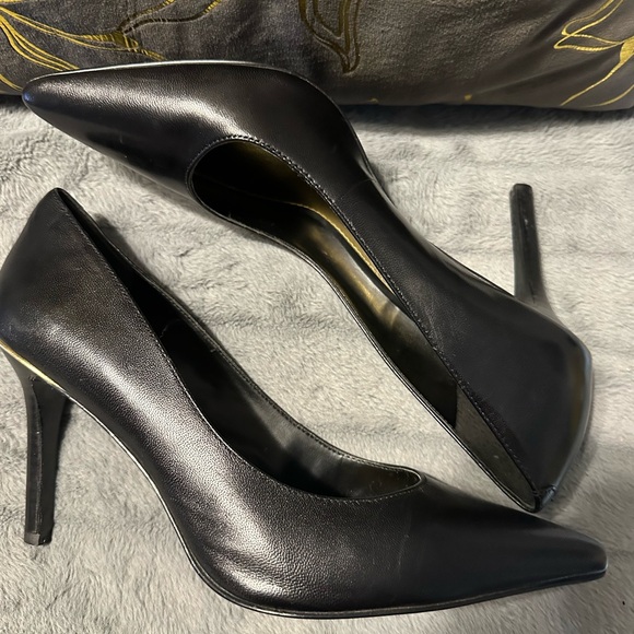 Ralph Lauren Sarina Pump - Picture 4 of 6